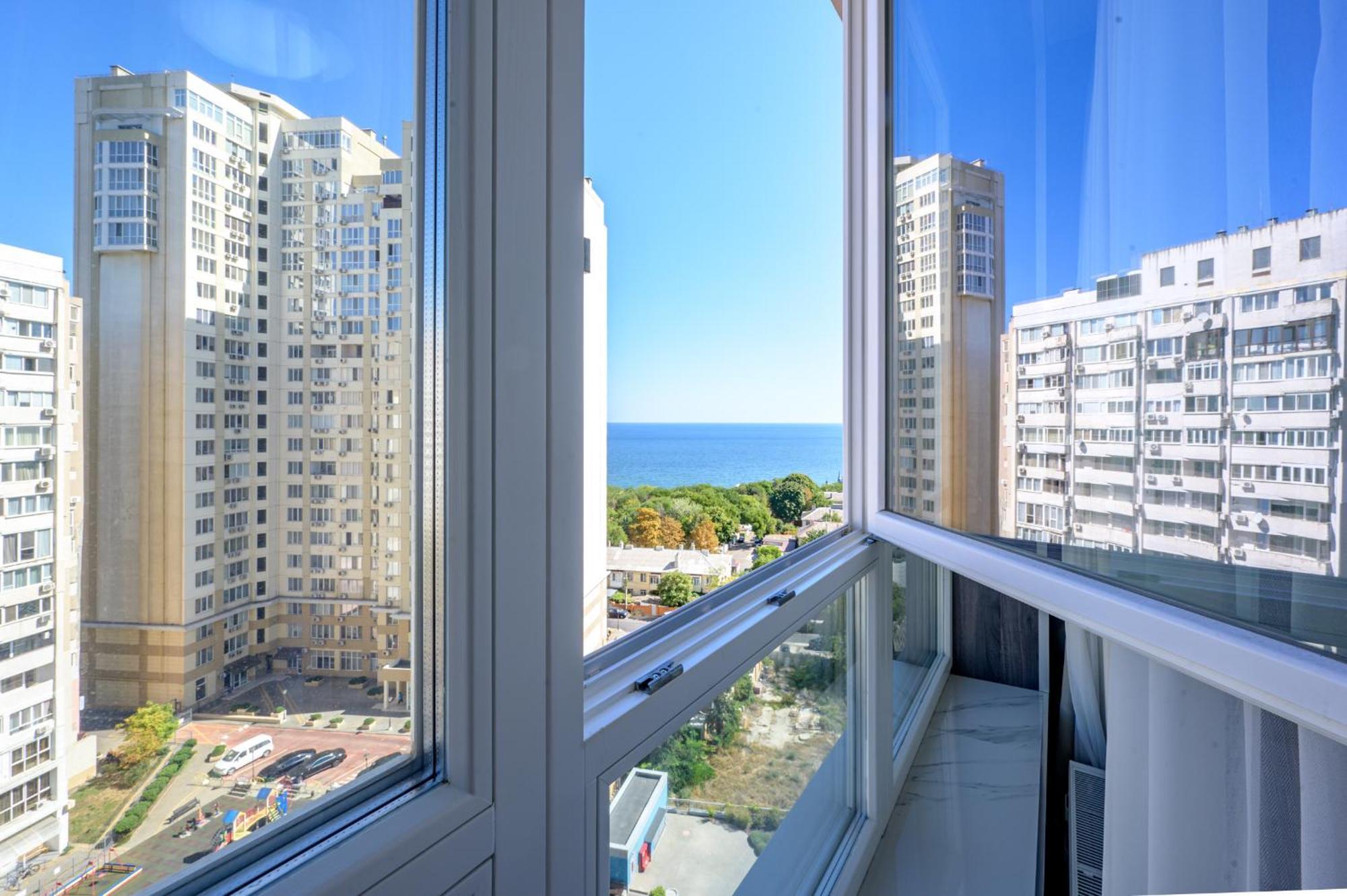 Светлая Квартира Новый Берег Odessa Eksteriør billede